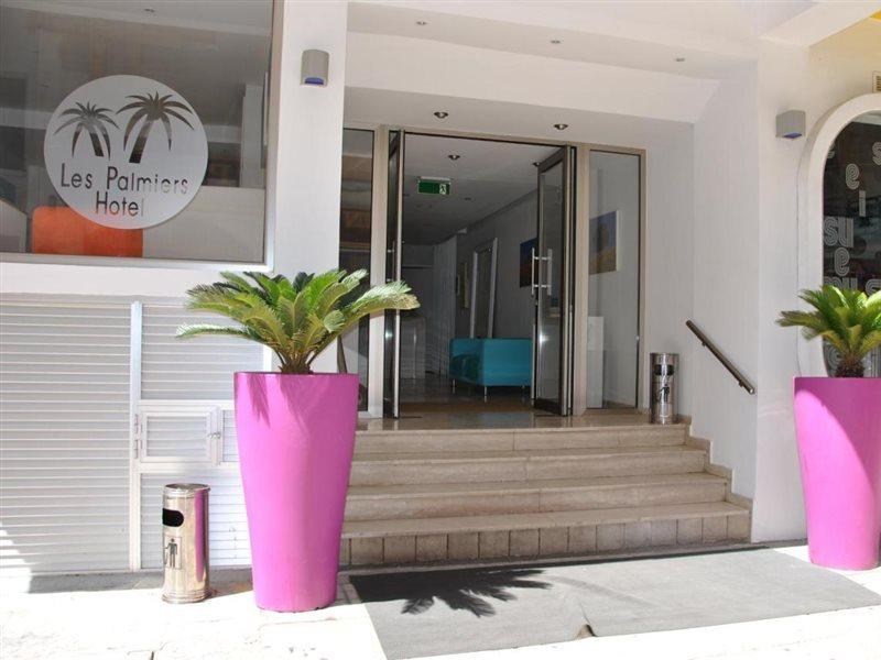 Les Palmiers Beach Boutique Hotel & Luxury Apartments Larnaca Luaran gambar
